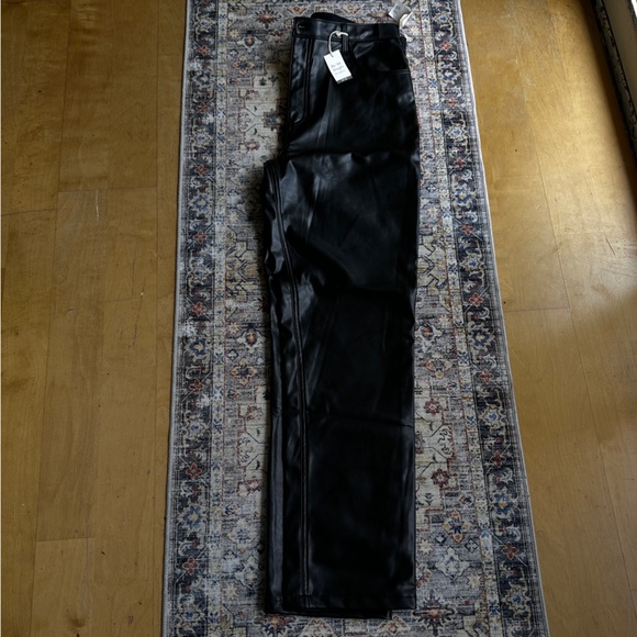 New Abercrombie & Fitch Vegan Leather 90’s Straight Ultra High Rise pant 16 long - Picture 8 of 16